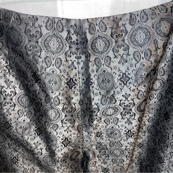 Ann Taylor Dress Pants Women’s Size 12 Gray Floral 100% Silk Zip Side - Picture 9 of 12
